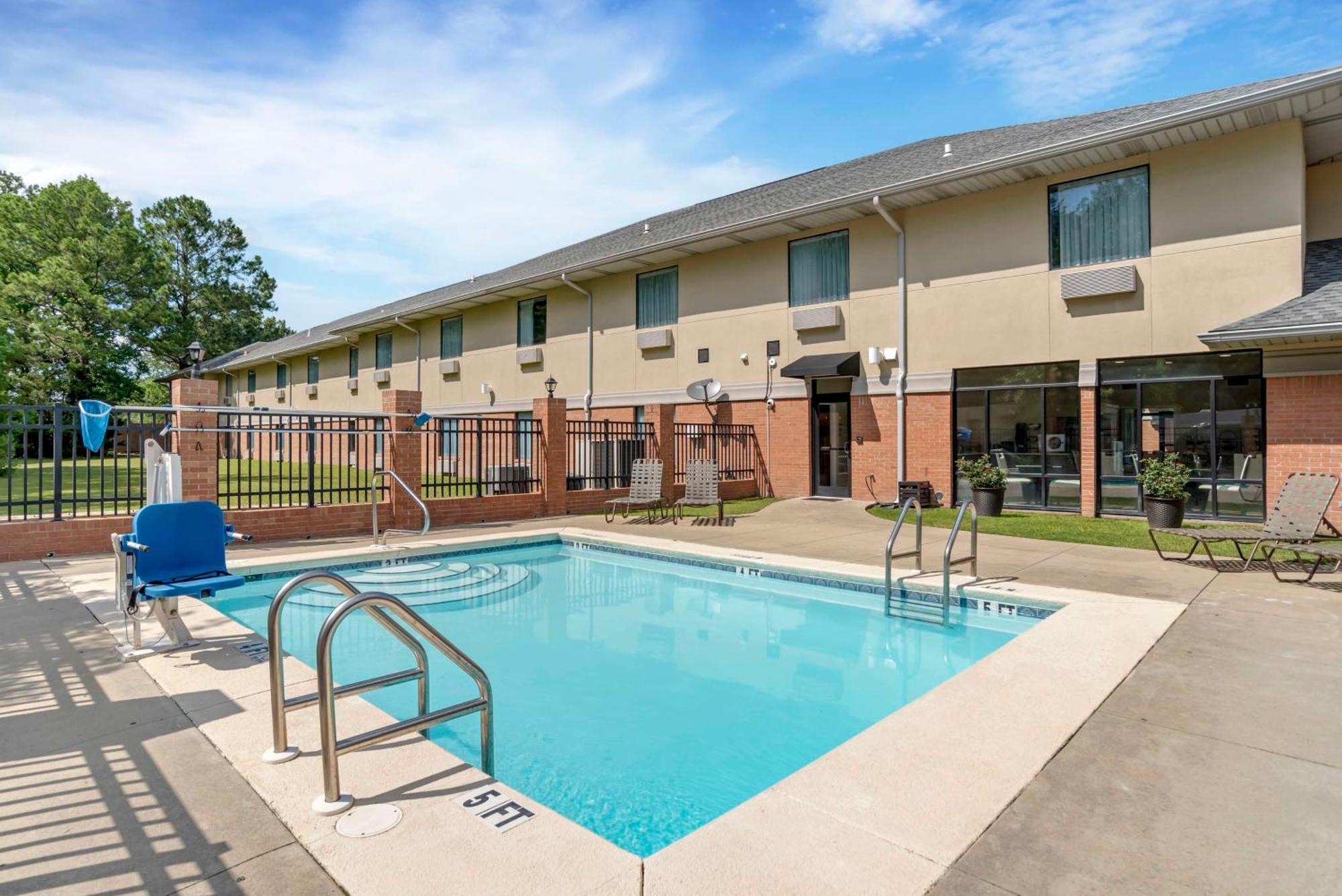 Best Western Plus Two Rivers Hotel & Suites Demopolis Buitenkant foto
