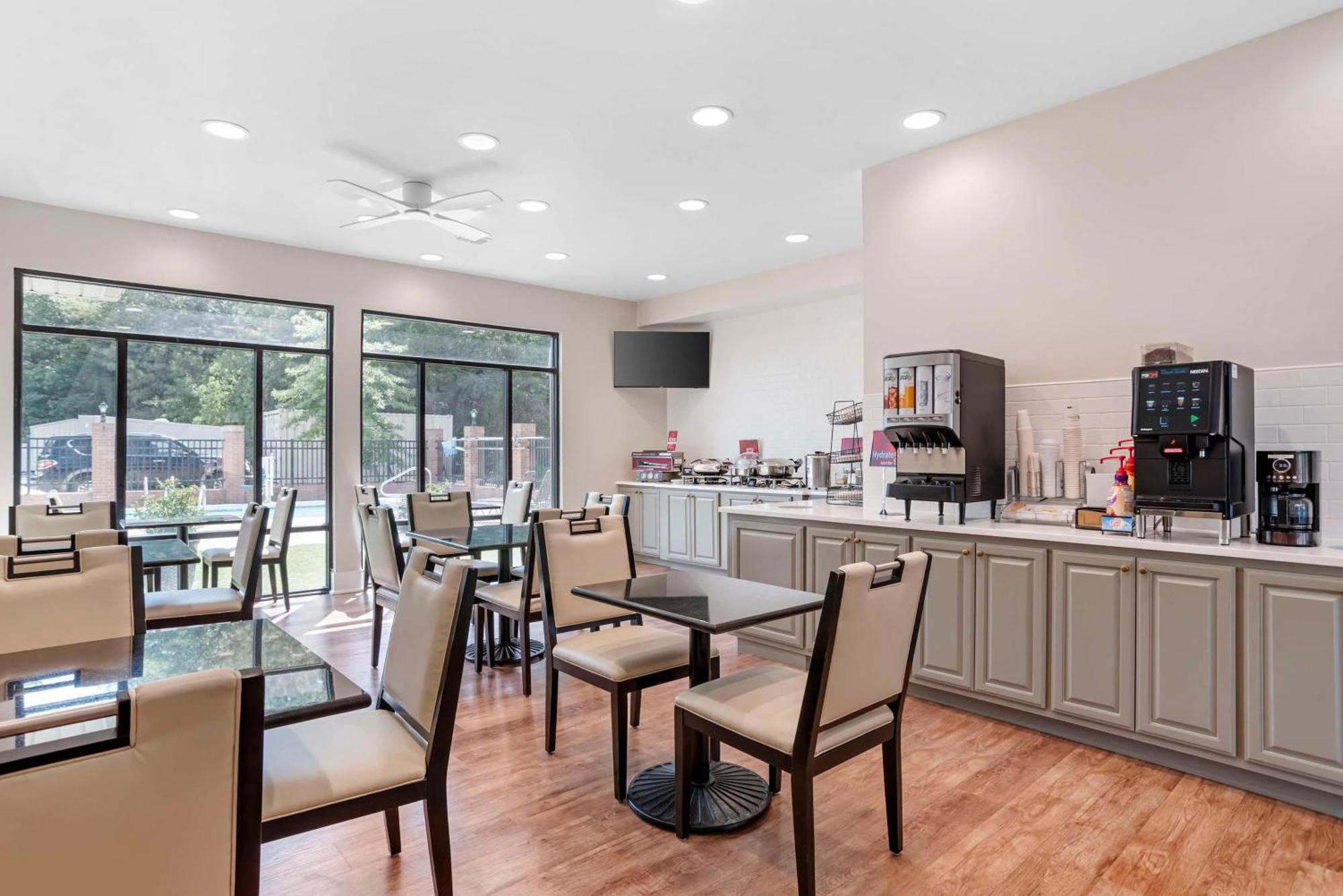 Best Western Plus Two Rivers Hotel & Suites Demopolis Buitenkant foto